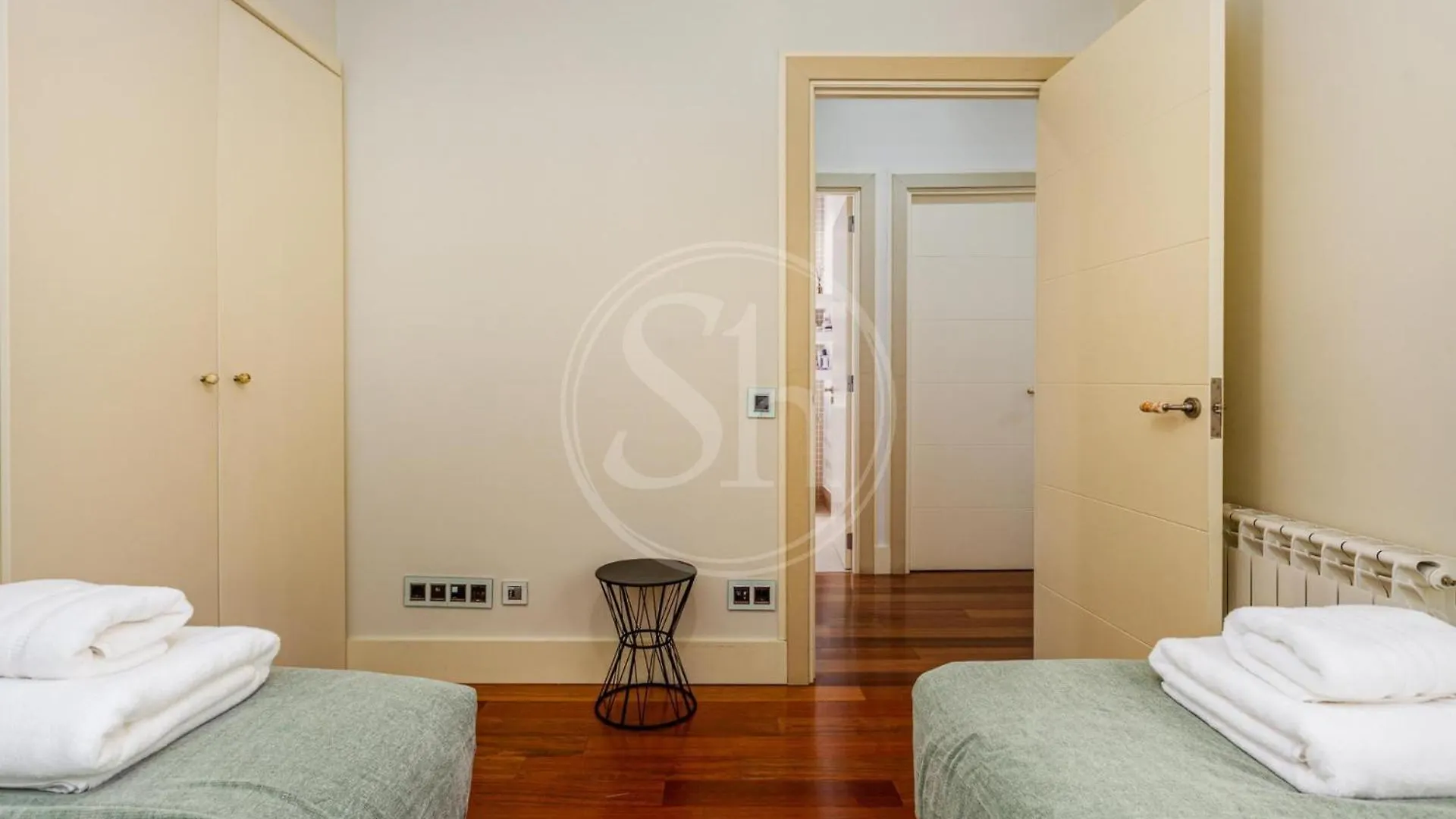 Espacioso Apartamento Cerca De Diagonal Barcelona 0*,  Spain